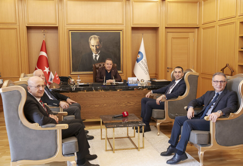 Başkan Böcek: “ANSİAD şehrimizin önemli bir değeri”