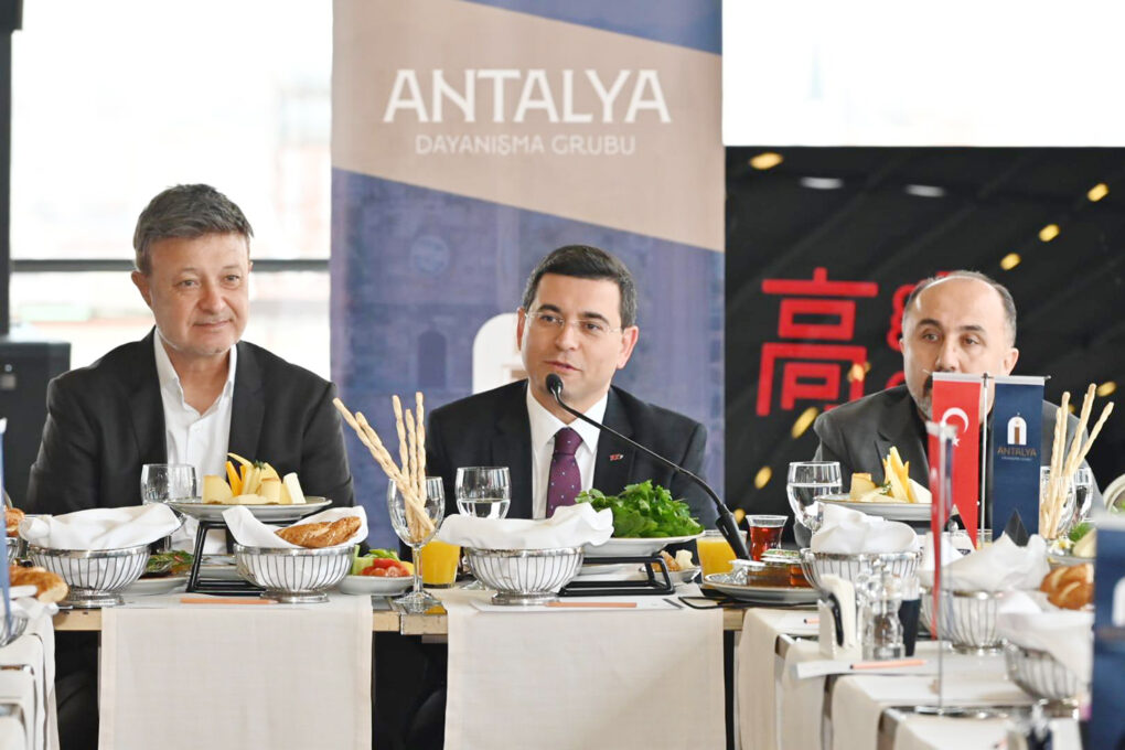 Tütüncü: “Antalya’yı altın çağına ulaştıracak projelerle geliyoruz”