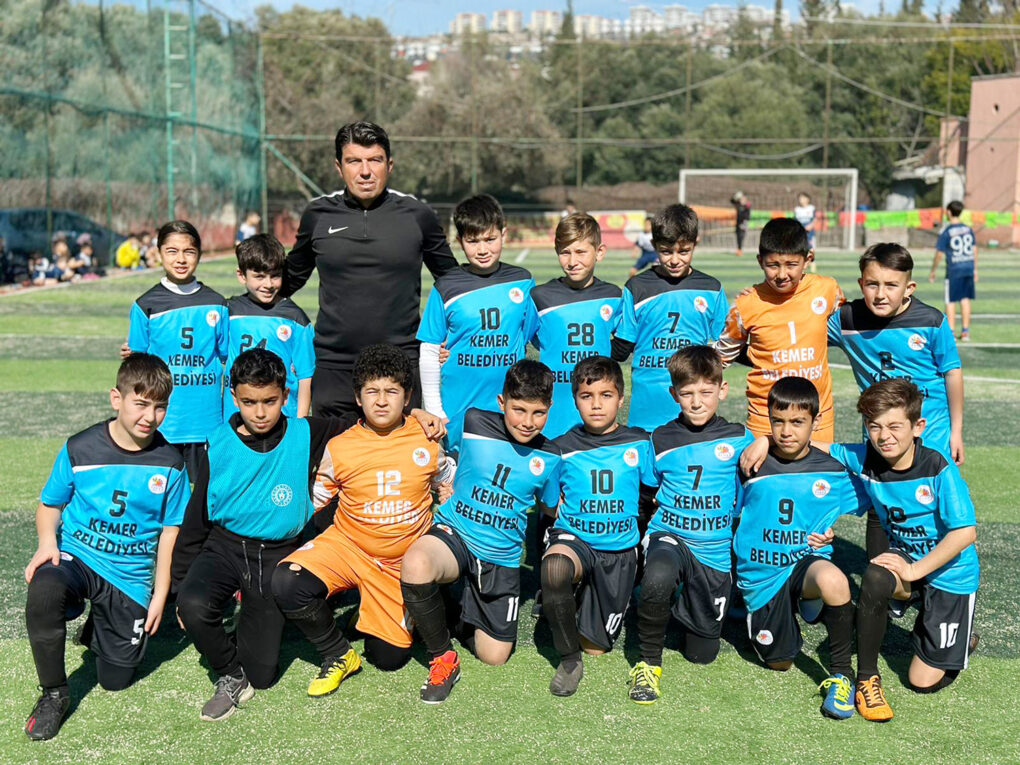 Kemer Belediyesi Futbol Okulu’ndan hazırlık maçında bir düzine gol