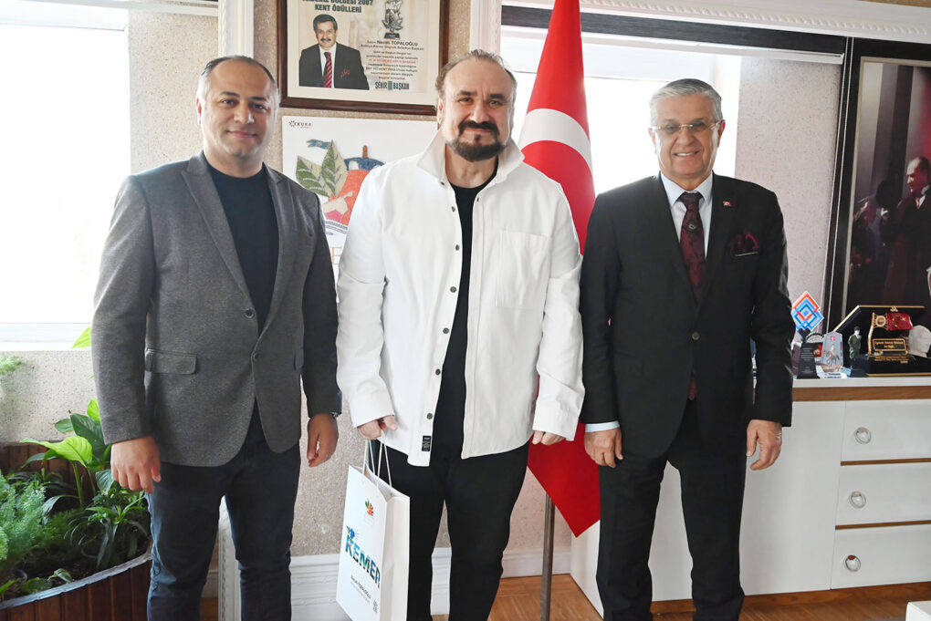 Opera sanatçısı Hakan Aysev’den Başkan Topaloğlu’na ziyaret