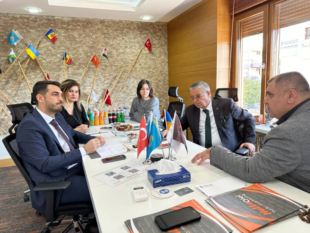 Kemer Belediyesi ile Hello Otel arasında tanıtım anlaşması