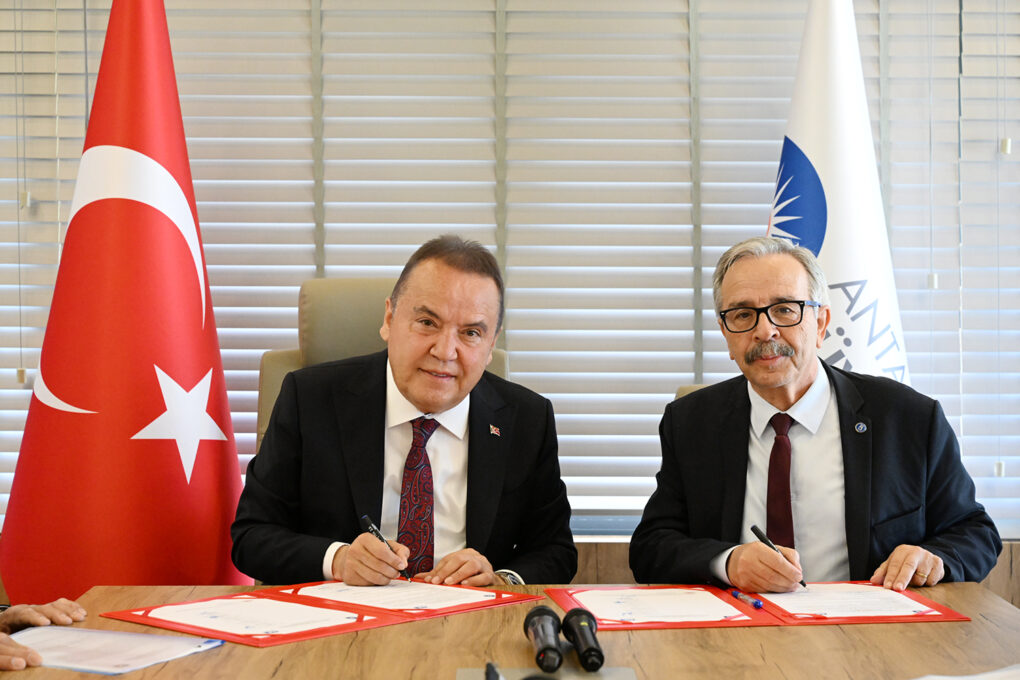 Antalya Büyükşehir Belediyesi’nden iki önemli protokol