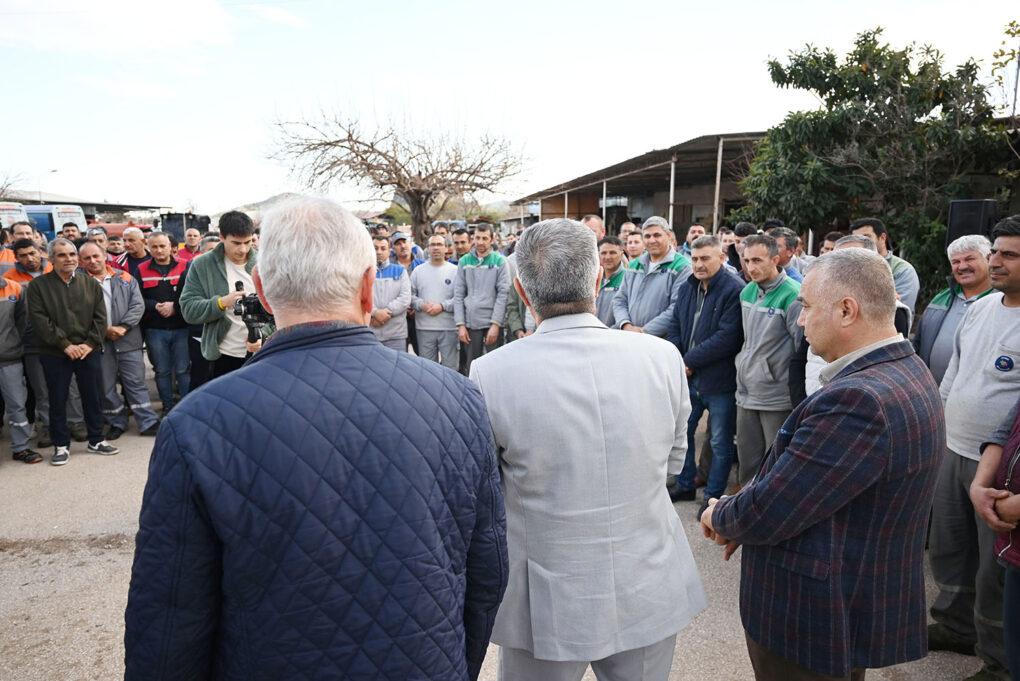 Başkan Topaloğlu’ndan personele alışveriş kartı