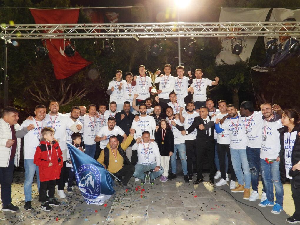 Şampiyona Muhteşem Kutlama