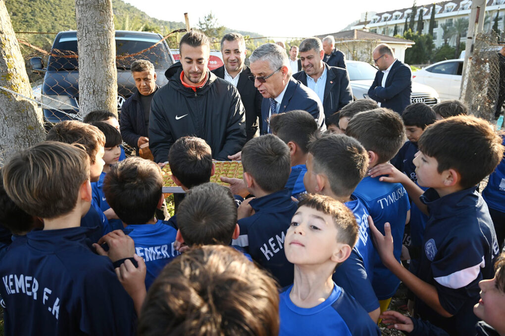 Başkan Topaloğlu, “Adeta bir sporcu fabrikasıyız”
