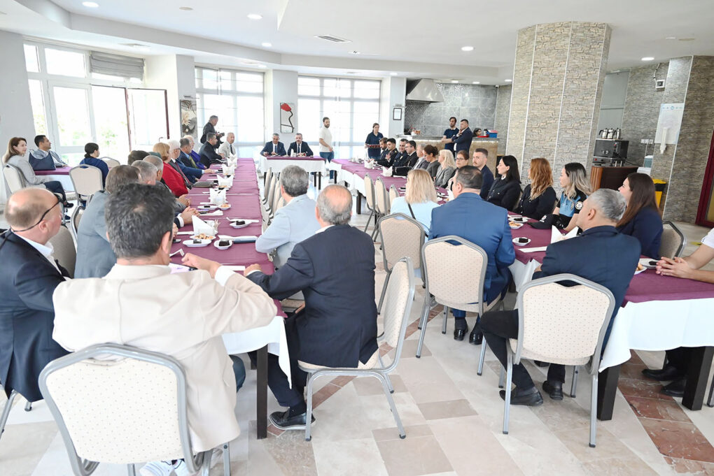 Kemer’de bayramlaşma programı düzenlendi