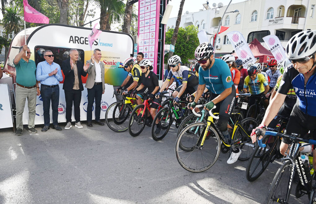 580 sporcu Kemer’de pedal çevirdi