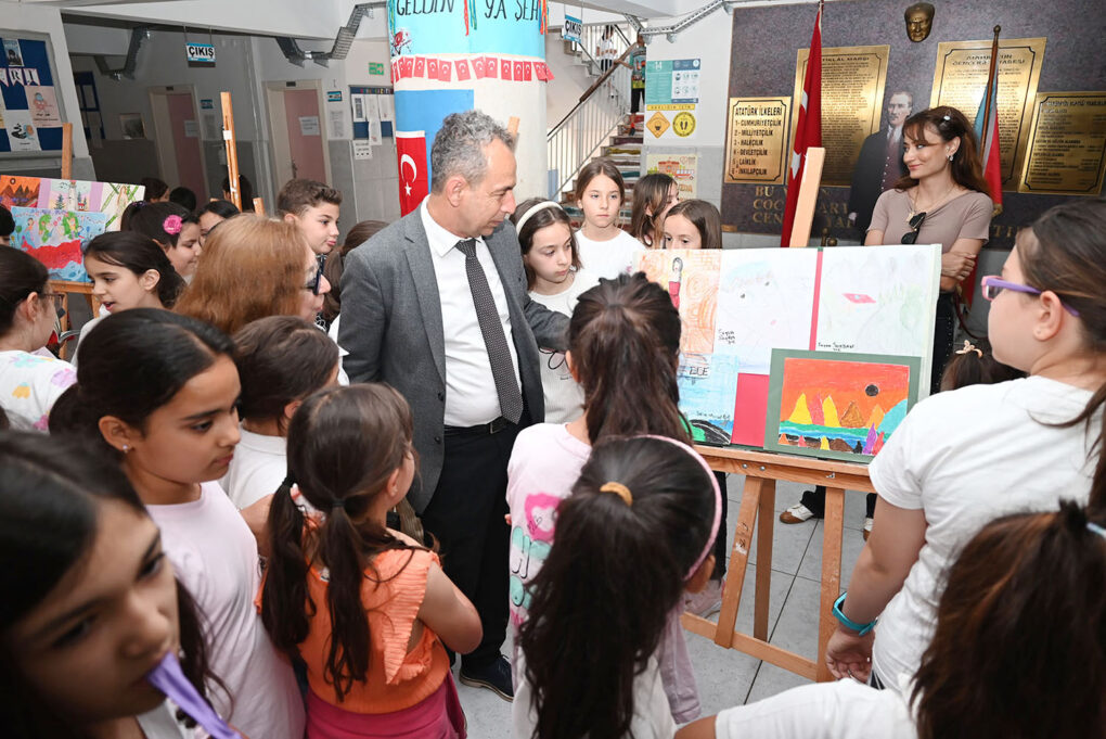 Öğrencilerden resim sergisi