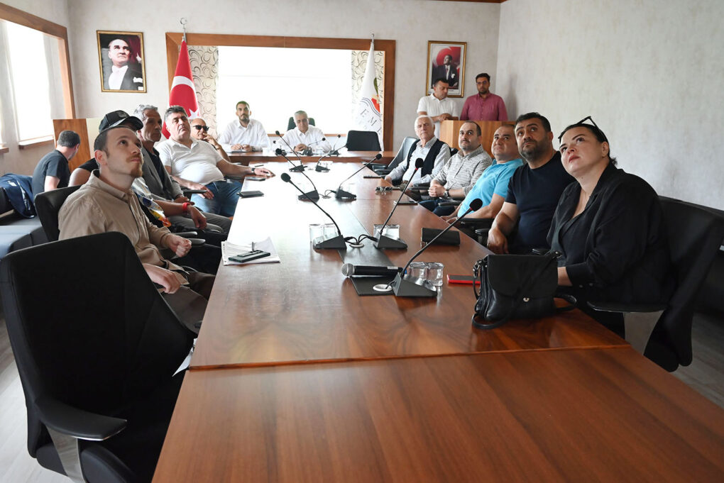 Başkan Topaloğlu turizmcilerle bir araya geldi