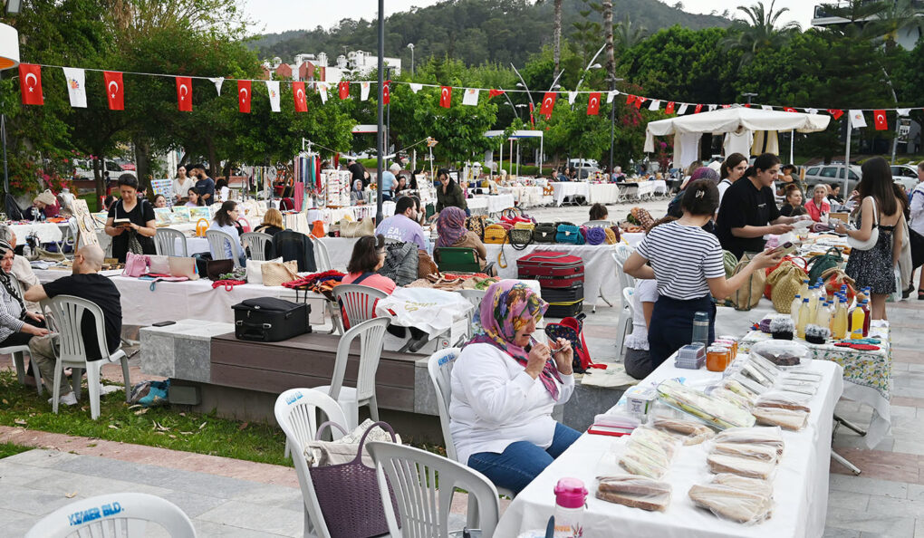 Kemer’de “Üreten ev hanımları” kermesi