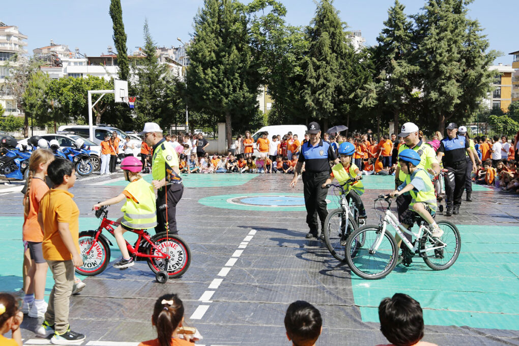 Karayolu Trafik Haftası Etkinliklerle Kutlanıyor