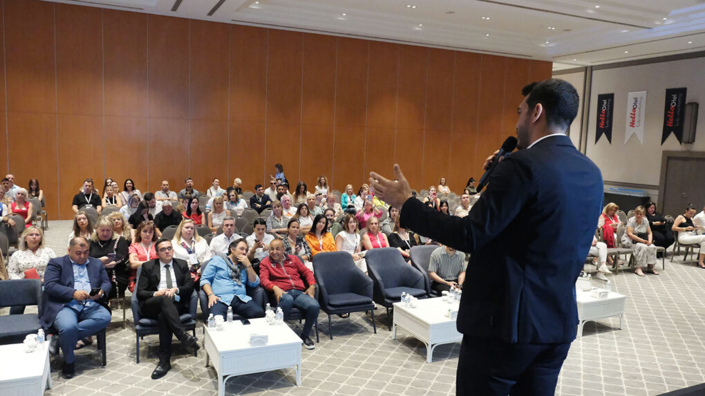 Workshopta bir araya gelen 400 acenteciye Kemer tanıtımı yapıldı