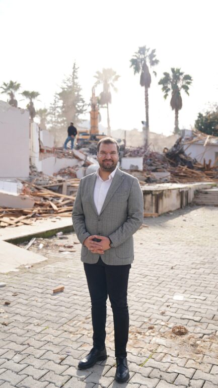 GAZİOĞLU, 1 YILIN SONUNDA KEMER İLÇE SAĞLIK BİNAMIZ HİZMETTE