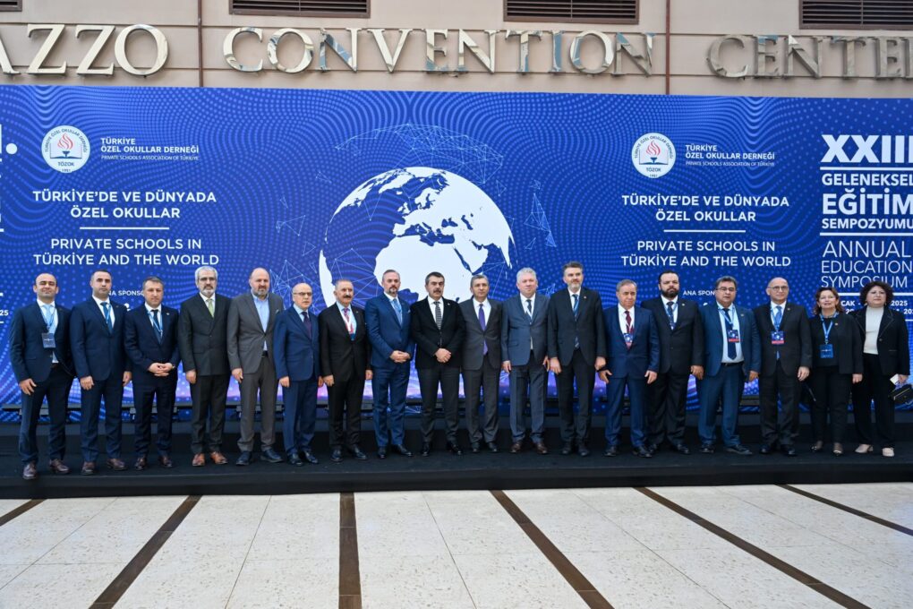 ÖZEL OKUL TEMSİLCİLERİ ANTALYA’DA BİR ARAYA GELDİ