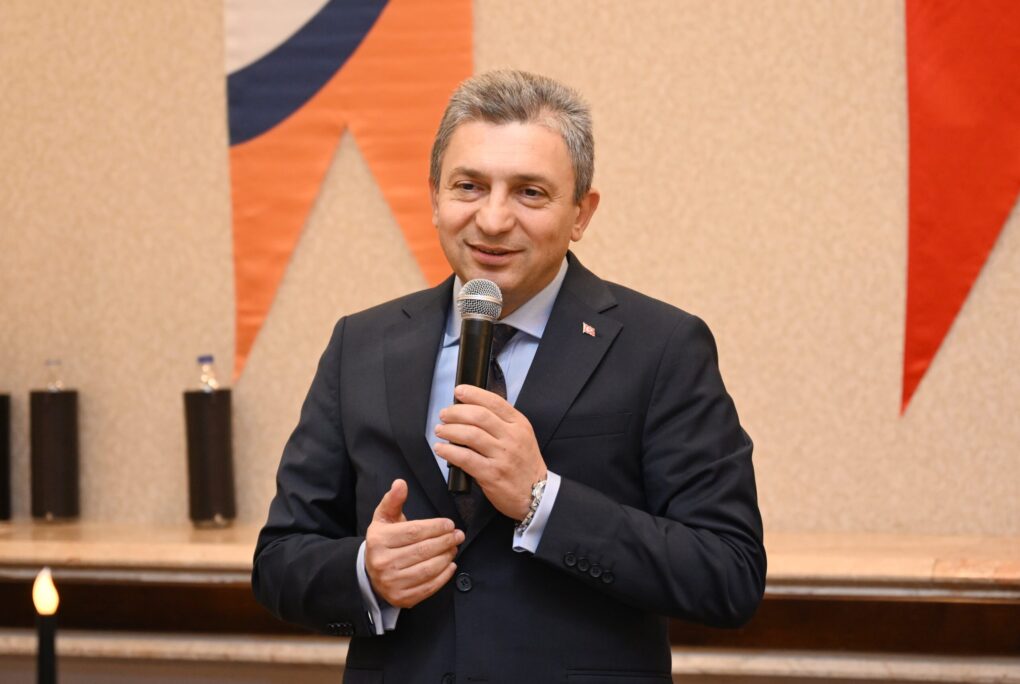 FEDAKARLIĞIN İZİNDE, SORUMLULUĞUN GÖLGESİNDE