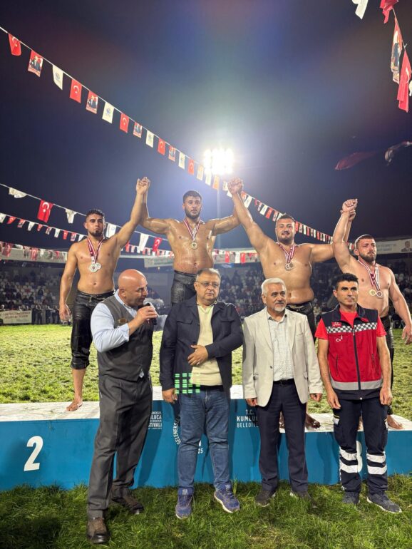 Kemer Belediye güreşçisi üçüncü oldu