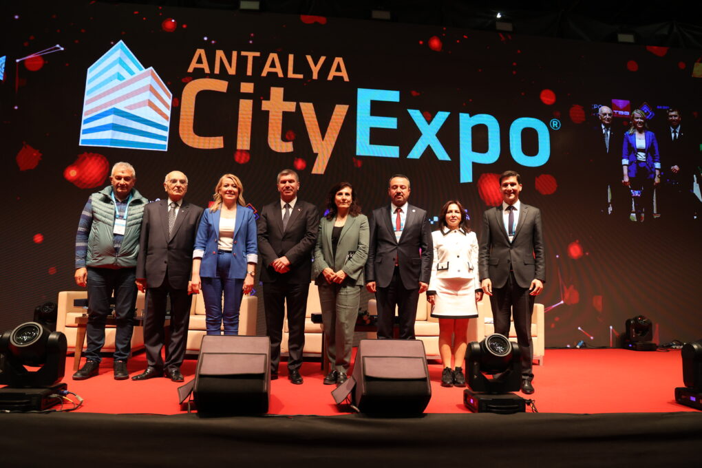 Antalya’da çevre korumada yerel yönetimlerin sorumluluğu ele alındı