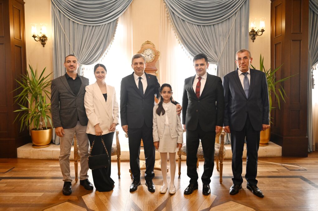 ANTALYA’NIN ÇOCUK VALİSİ GÖREVE BAŞLADI