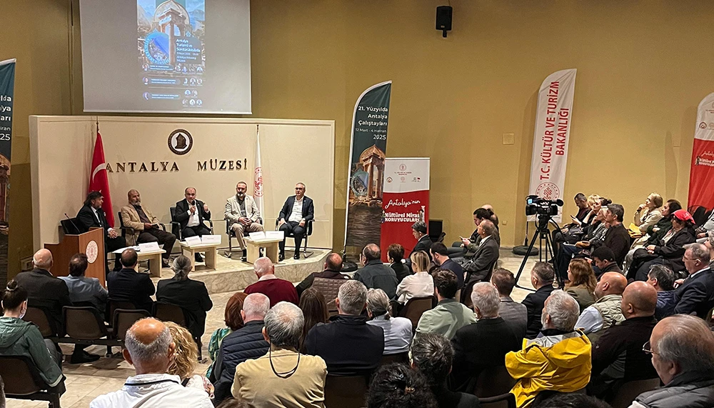 Antalya’da turizmin geleceği ve sürdürülebilirlik konuşuldu