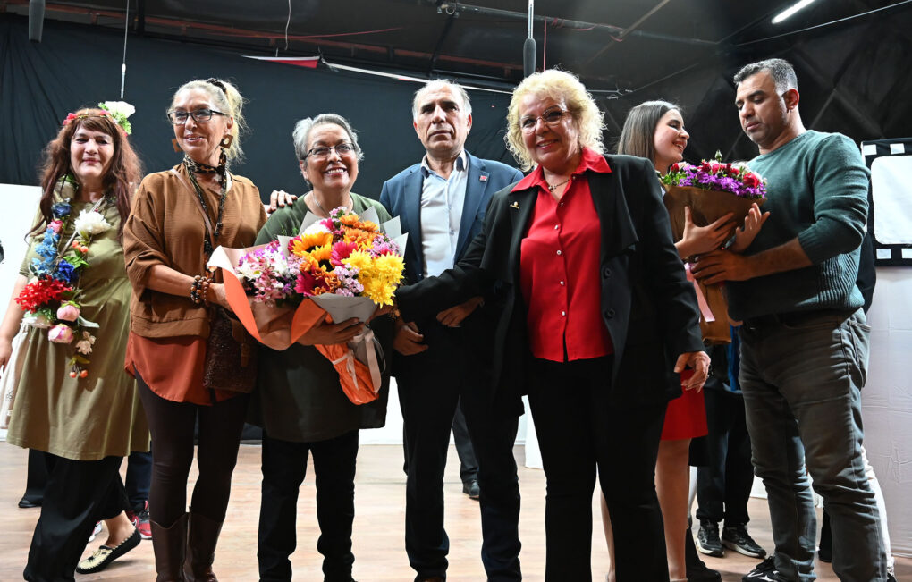 “Gülşen” tiyatro oyunu büyük alkış aldı