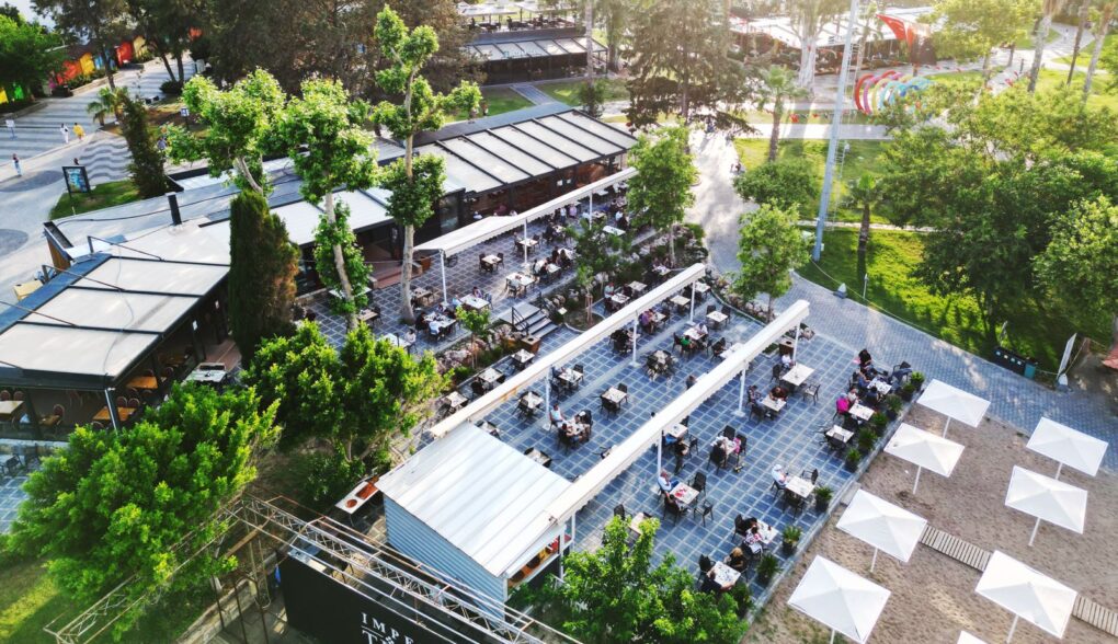 Kemer Belediyesi sosyal tesisleriyle fark yaratıyor