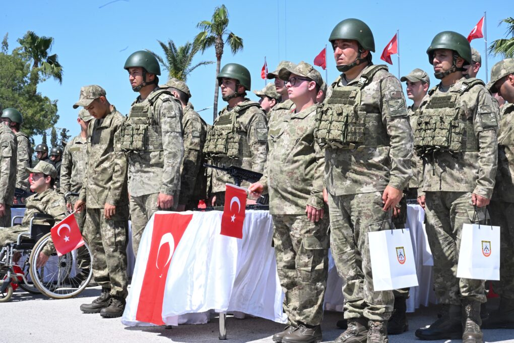 VATAN SEVGİSİ ENGEL TANIMADI