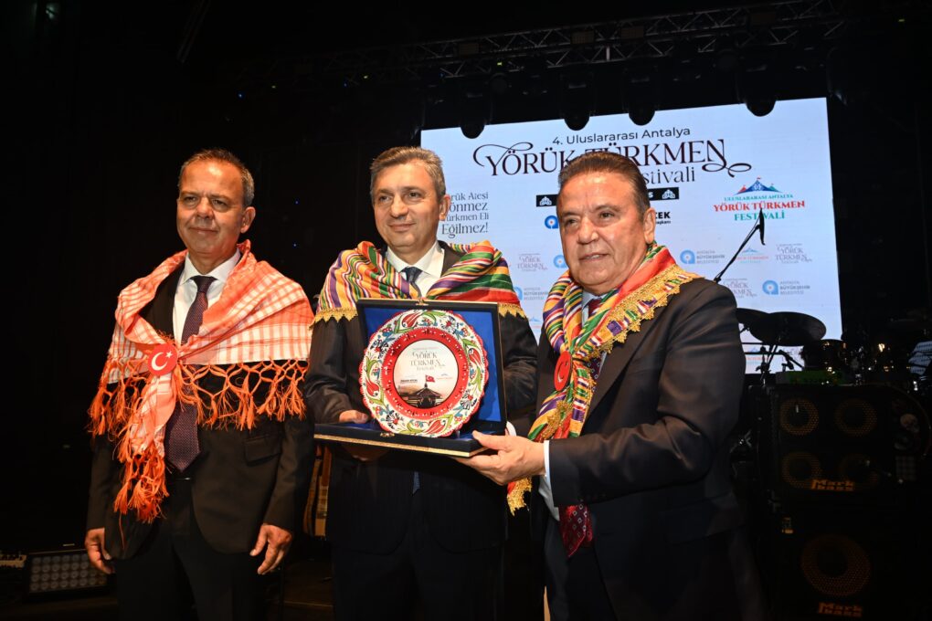 VALİ ŞAHİN: KÖKLERİNDEN KOPMADAN BÜYÜYEN BİR MEDENİYETİN TEMSİLCİLERİYİZ