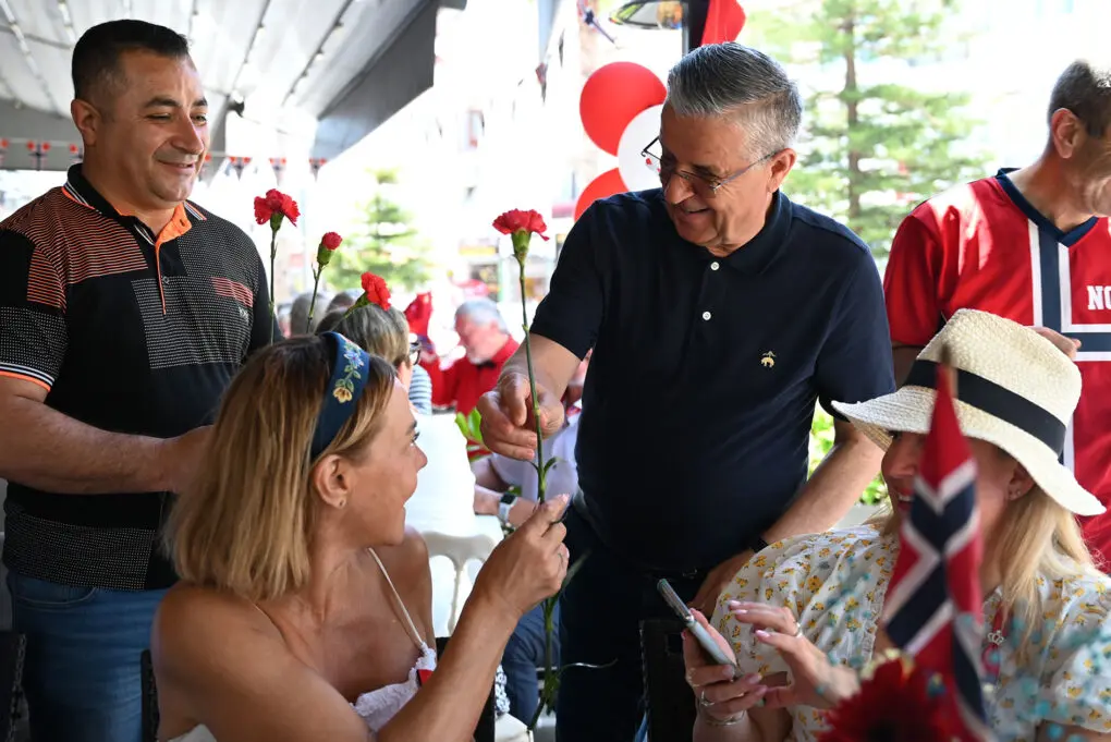 Kemer’de Norveç milli bayramı kutlandı