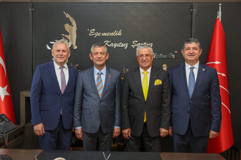 BAŞKAN TOPALOĞLU CHP GENEL BAŞKANI ÖZGÜR ÖZEL’İ ZİYARET ETTİ