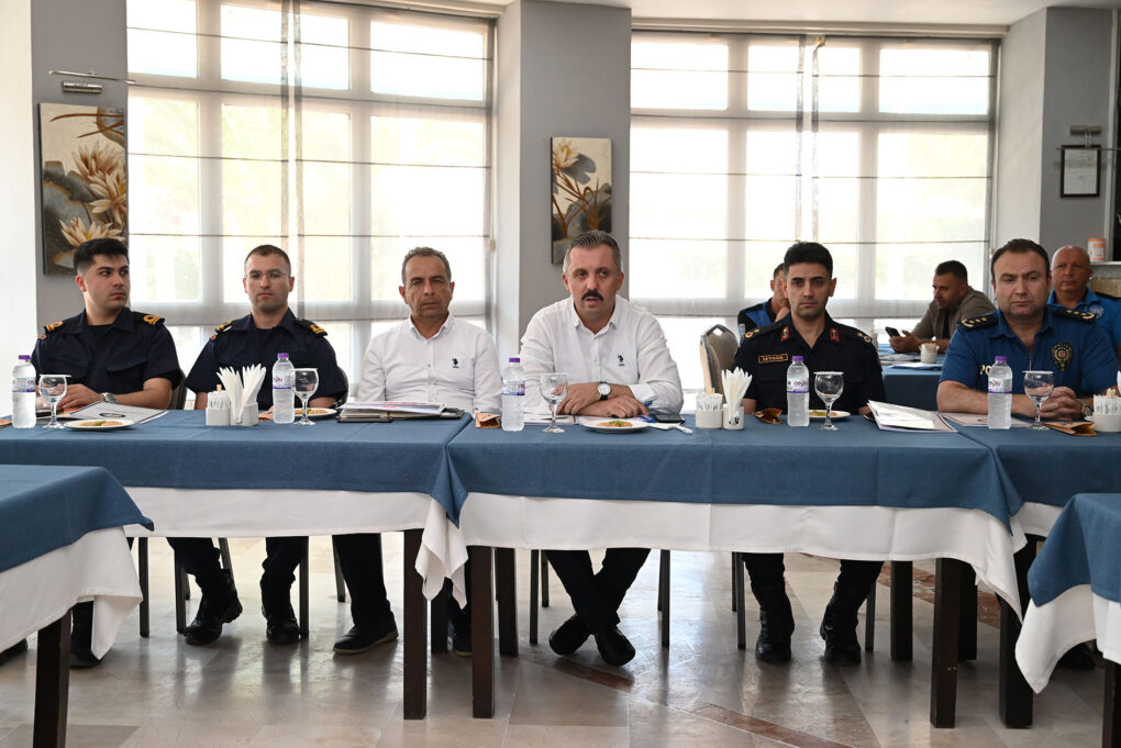 Kemer’de turizm sezonu güvenlik ve denetim toplantısı