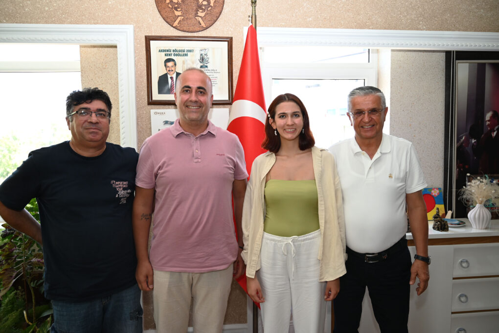Kemer’in gururu Öztürk’ten Başkan Topaloğlu’na ziyaret