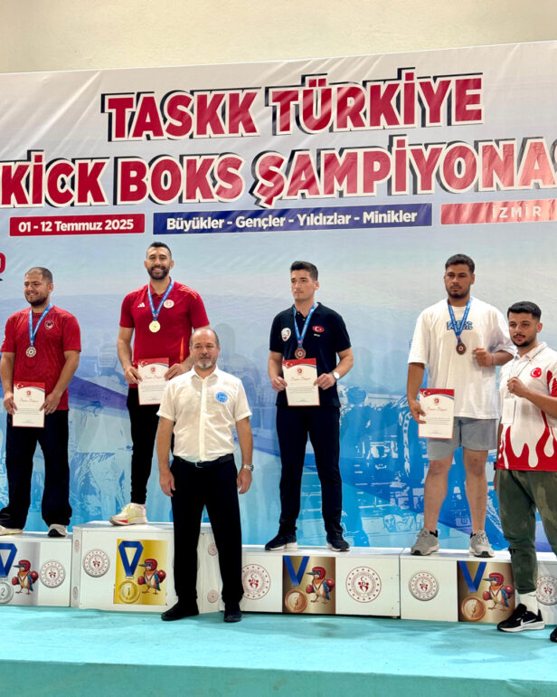 Antalyaporlu Kick Boksörlerden İzmir’de 2 Madalya 1 Milli Takım Vizesi