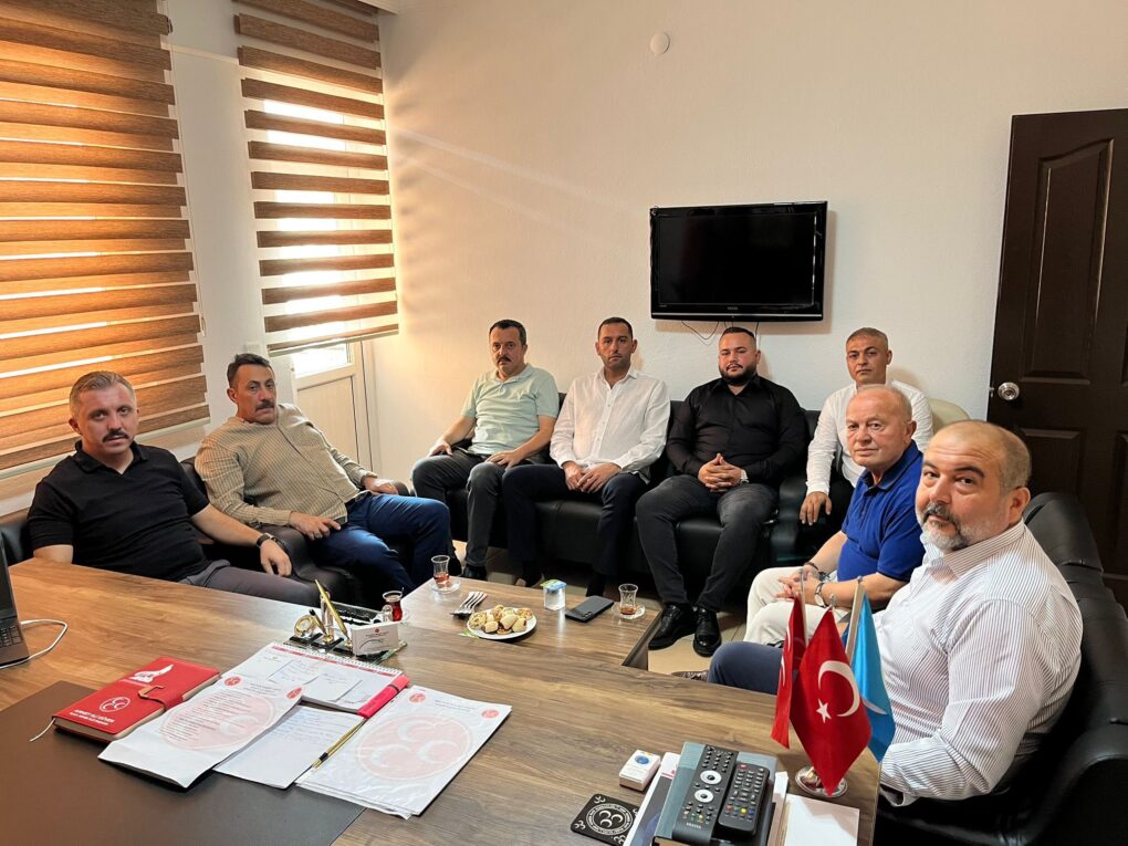 MHP İLÇE TEŞKİLATINA ZİYARETLER SÜRÜYOR