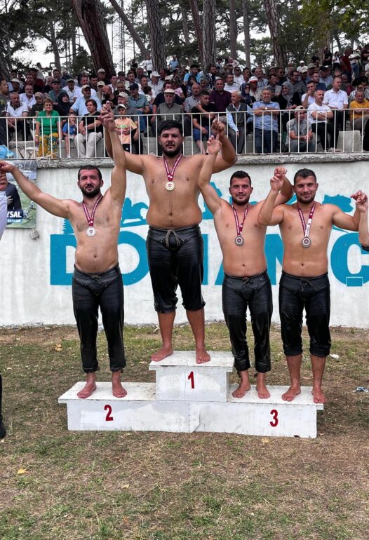 Belediye güreşçisi Balcı ikinci oldu 