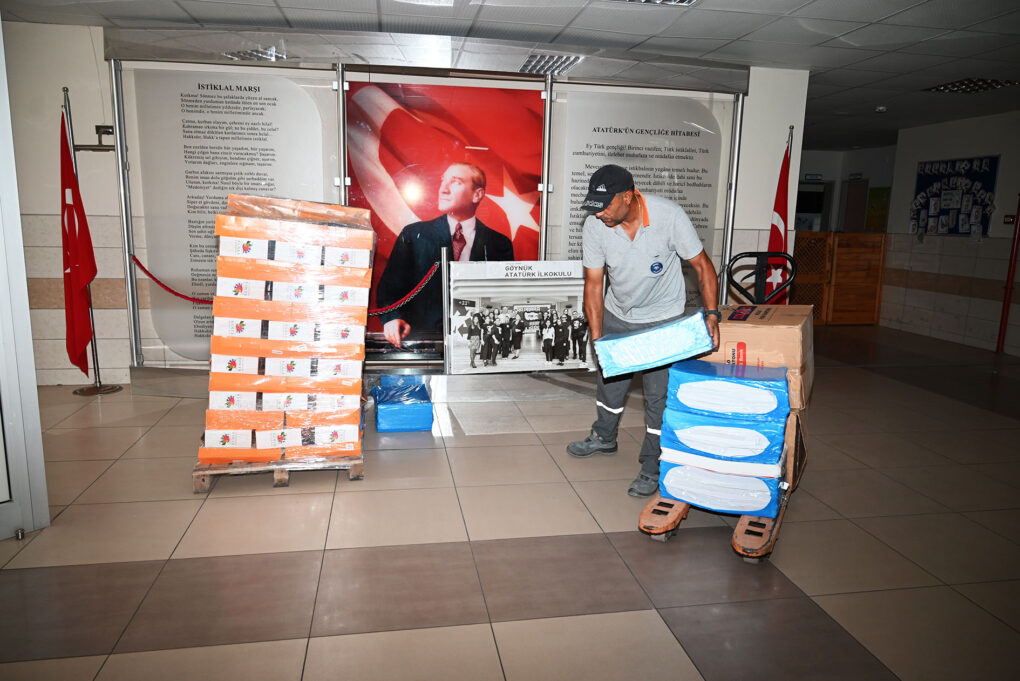 Kemer Belediyesi Öğrencilerin Yanında