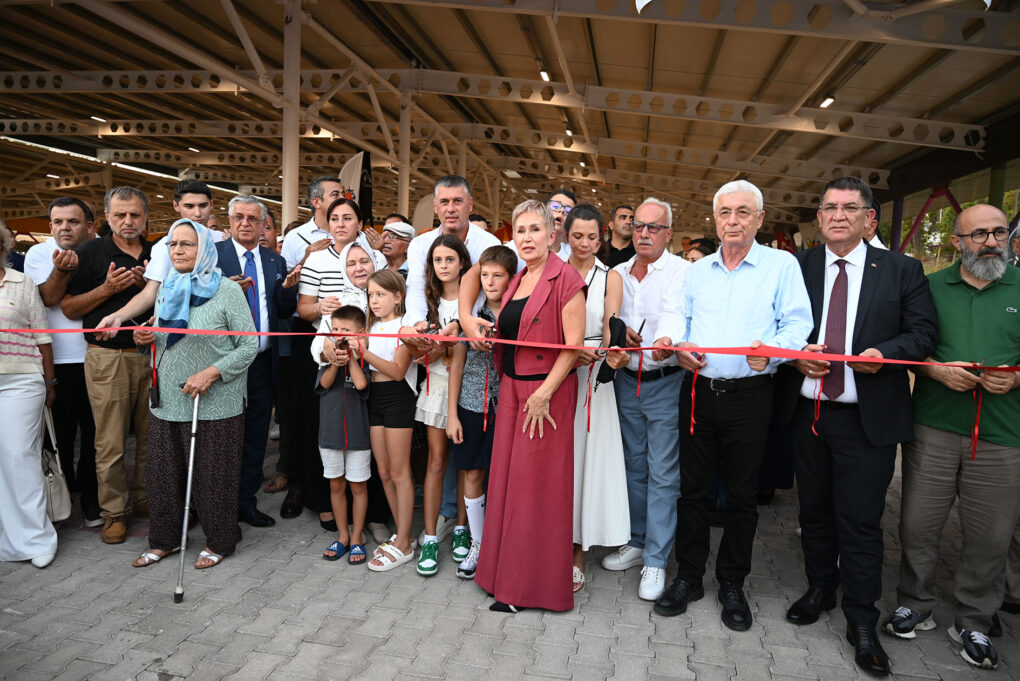 Tekirova kapalı pazar yeri açıldı