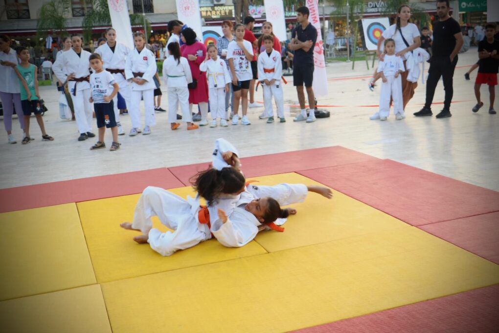 Kemer’de Spor Şenliği Coşkusu