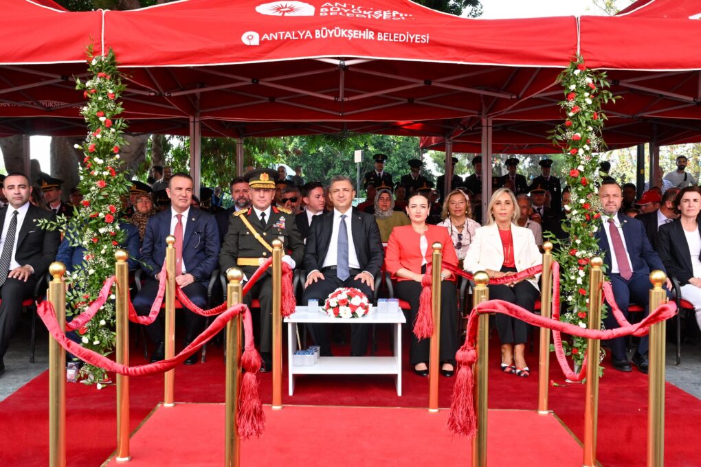 BÜYÜK ZAFER’İN 103. YILI ANTALYA’DA COŞKUYLA KUTLANDI