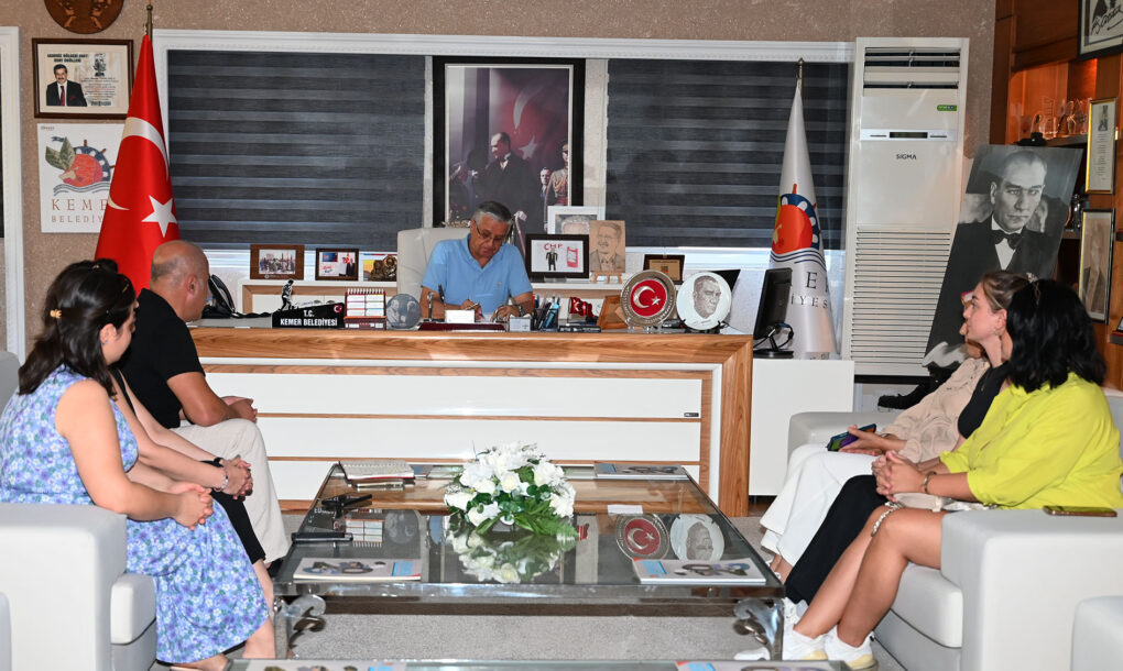 Kurs öğretmenlerinden Başkan Topaloğlu’na ziyaret