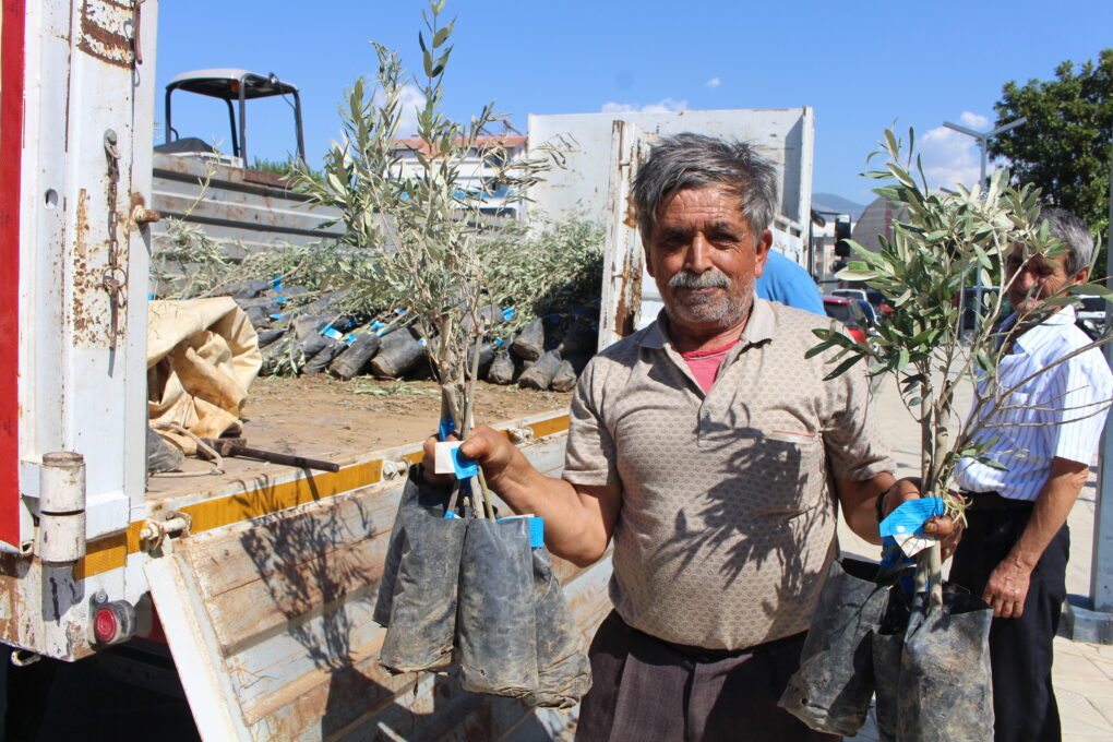 Antalya Büyükşehir Belediyesi’nden fidan desteği