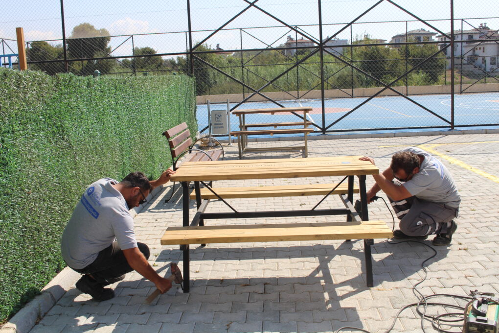 Büyükşehir’den bank ve piknik masası desteği
