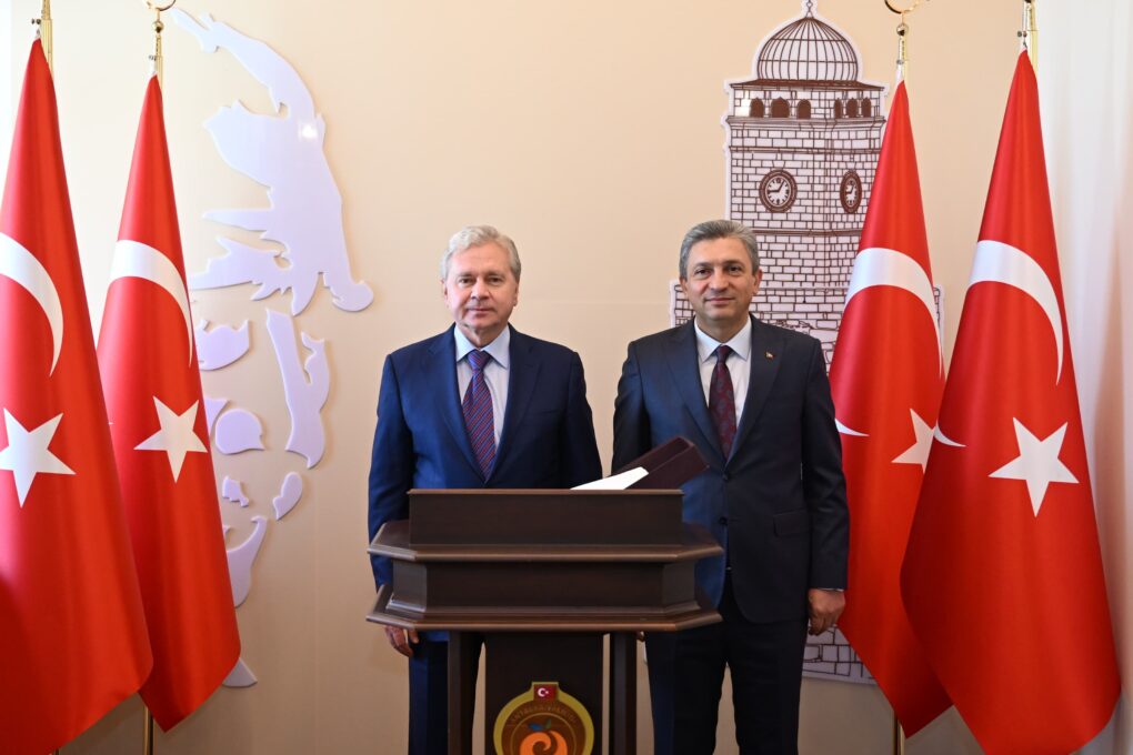 Moskova Hükümet Bakanı Çeremin’den Antalya Valiliğine Ziyaret