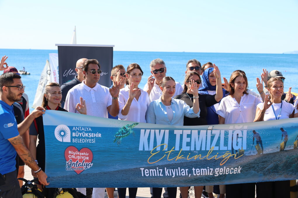 Denizden tekne parçası şezlong ve araç lastiği çıktı