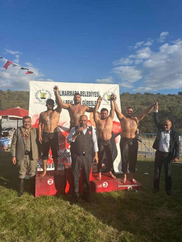 Belediye güreşçisinden kürsü başarısı 