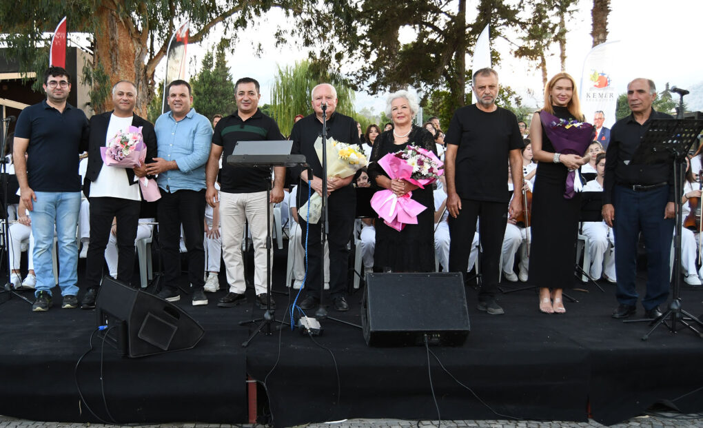 Kemer’de sokak hayvanları yararına üçüncü konser