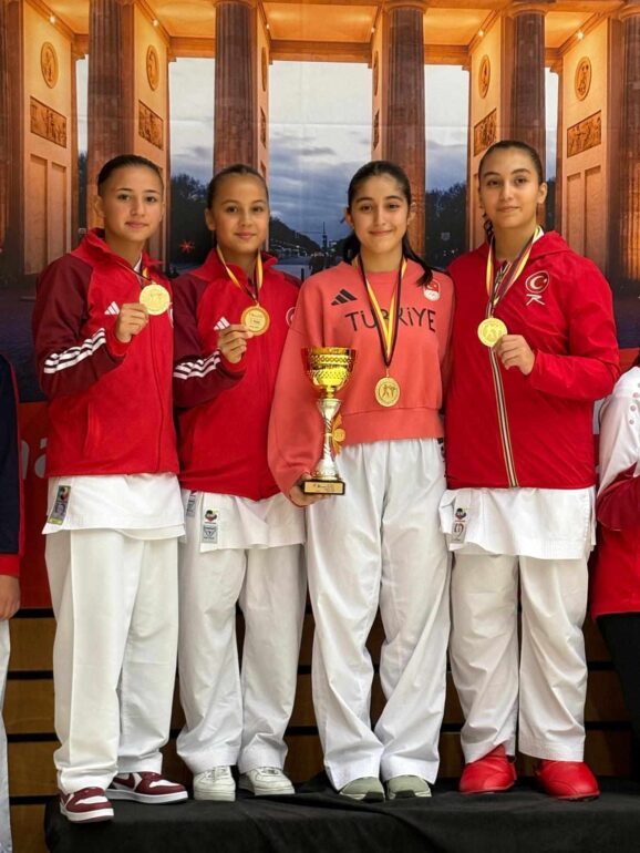 Kemerli Karateciler Berlin’den Altın Madalyalarla dönüyorlar!