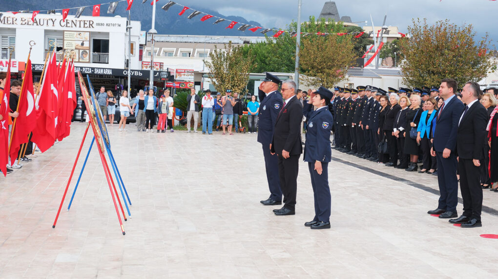Kemer’de Cumhuriyet Bayramı kutlamaları resmi törenle başladı
