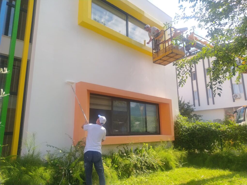 Kemer Belediyesi kreşinde bakım çalışması