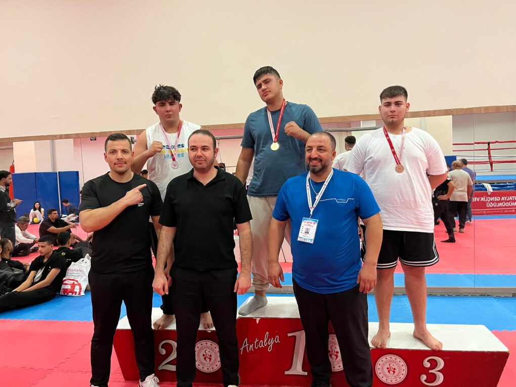 Kemer’in Kick Bokscularından sekiz madalya