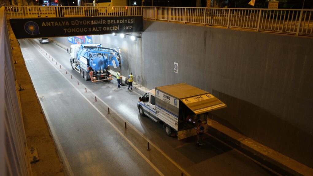 ASAT’tan altgeçitlerde gece mesaisi